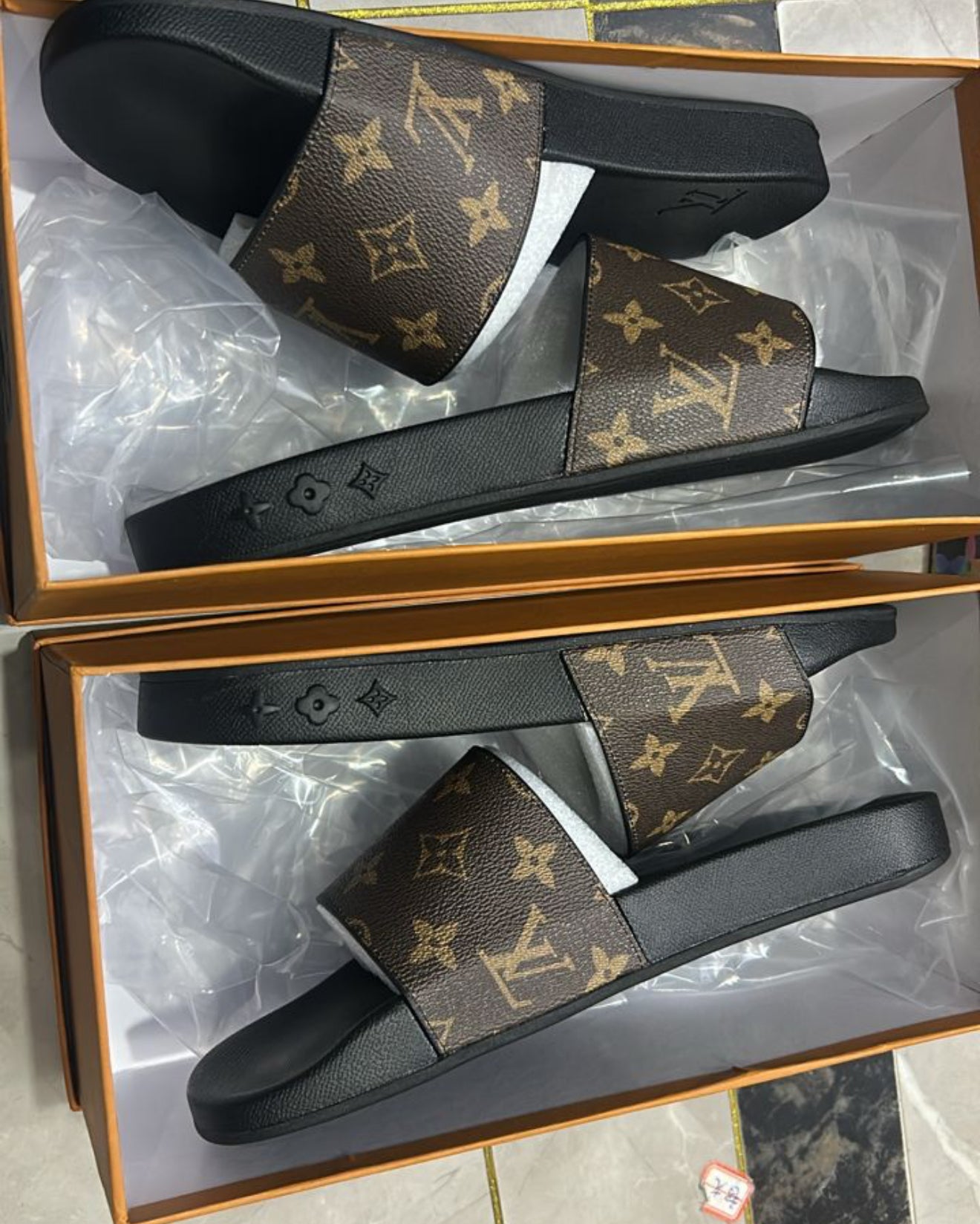LOUIS VUITTON